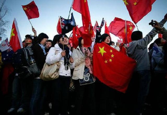 逃离上升的热气球