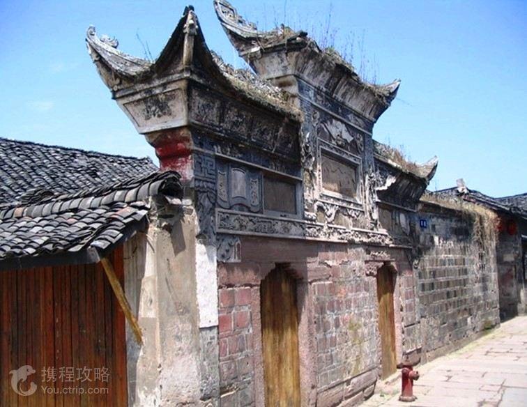 每体:孔德近期比赛状态持续低迷,不排除巴萨可能在未来出售他